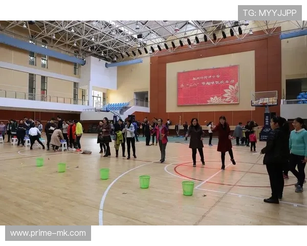 Vini训练场花絮曝光：小将趣味互动引全场欢笑